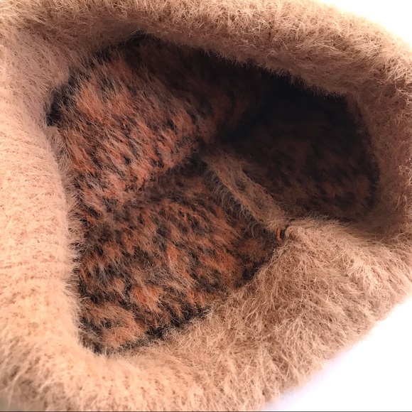 🔥FINAL PRICE SALE🔥
BDG Urban Outfitters leopard beanie - Picture 9 of 10